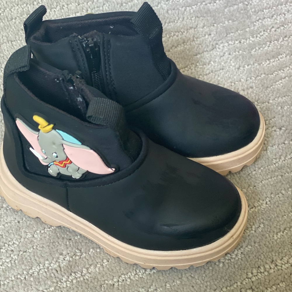 Girls boots